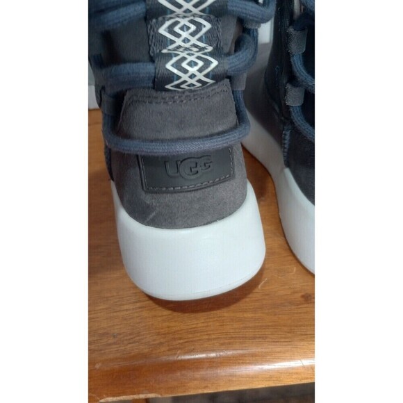 Ugg Classic Boom Suede Gray Boots Size 6 Women's Faux Fur Lining Comfortable - Picture 3 of 11